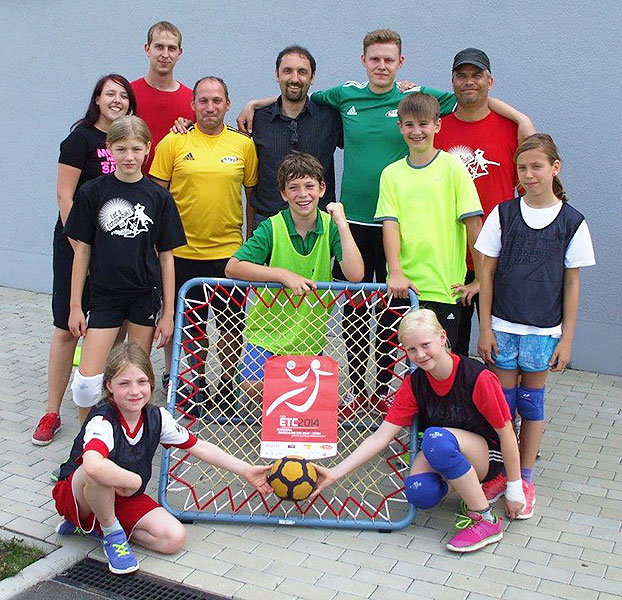 Thüringer Tchoukballer schwitzten in Ilmenau, wo sie ihre Sportart vorstellten und für die Europameisterschaft warben.